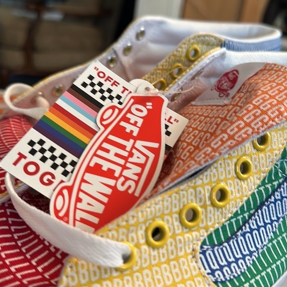 #55❤️ Brand  new with tags vans SK8 mid pride sneakers - Picture 4 of 6